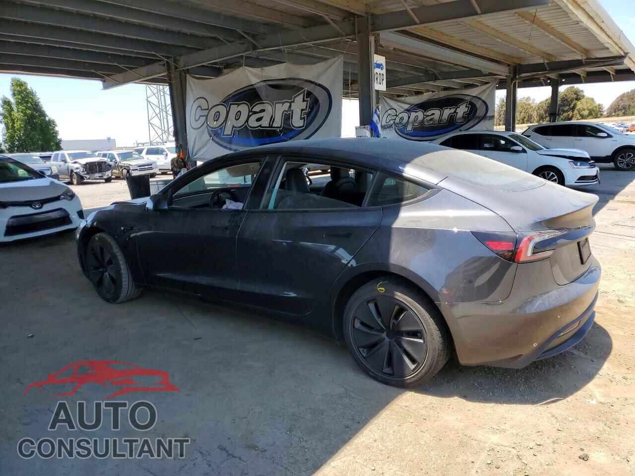 TESLA MODEL 3 2024 - 5YJ3E1EA8RF724426