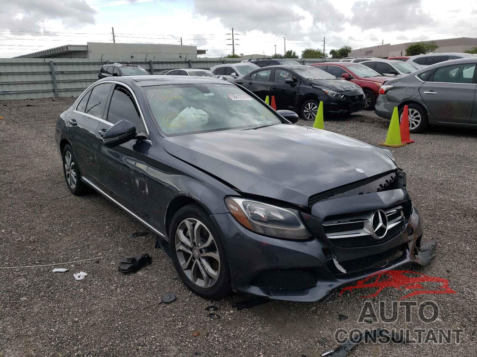 MERCEDES-BENZ C-CLASS 2016 - 55SWF4KB8GU103868