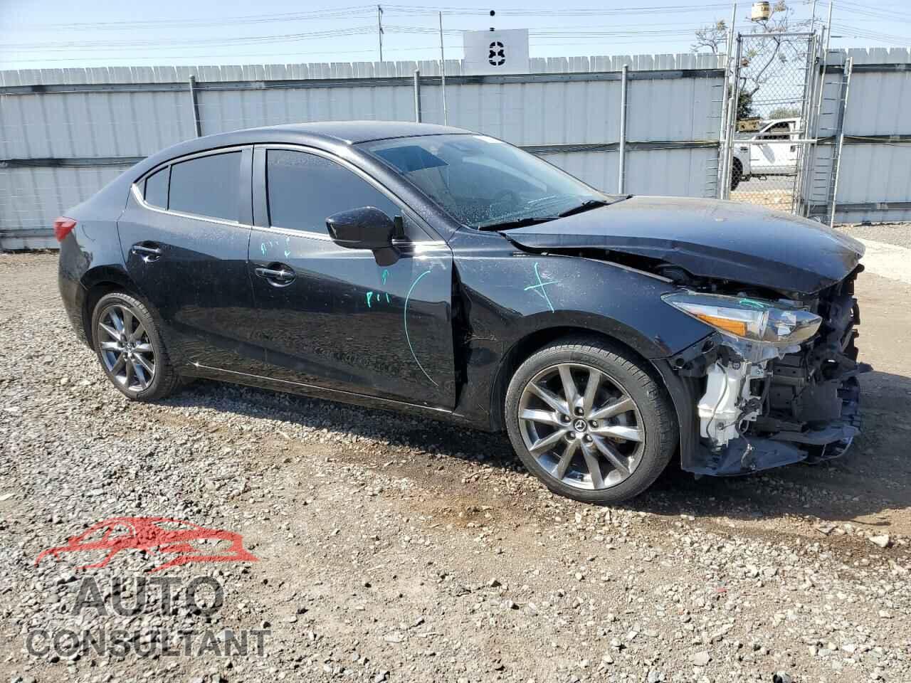 MAZDA 3 2018 - 3MZBN1V3XJM201614