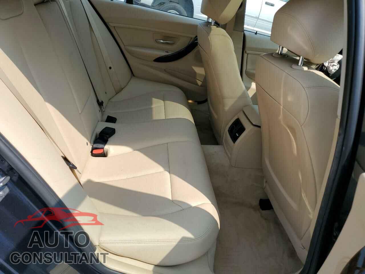 BMW 3 SERIES 2015 - WBA3B1C52FP831002
