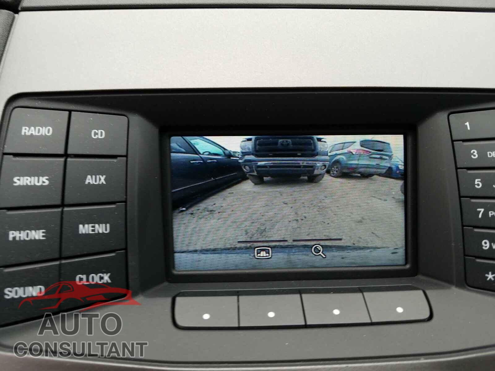 FORD TAURUS 2018 - 1FAHP2E84JG119838