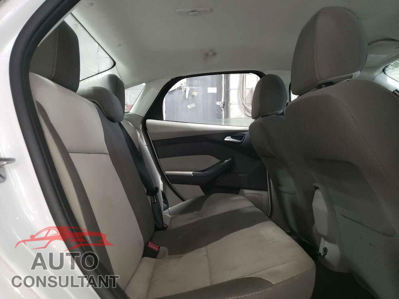 FORD FOCUS 2014 - 1FADP3F23EL453032