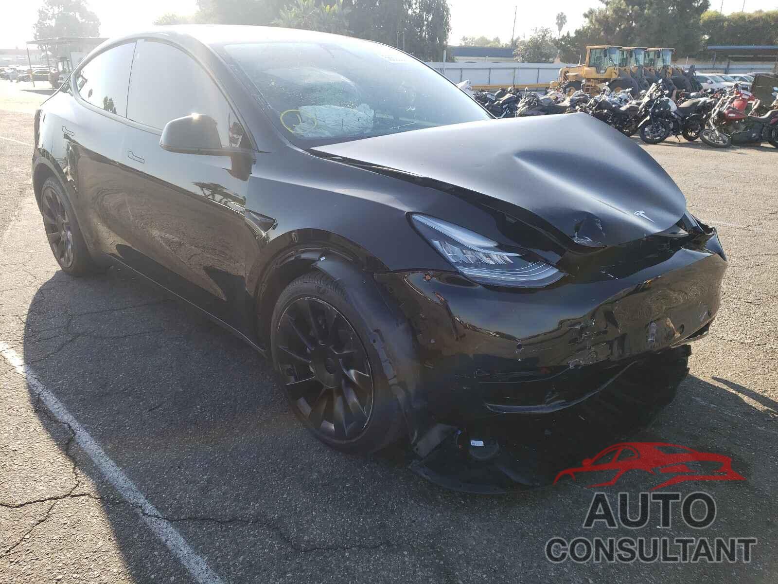 TESLA MODEL Y 2021 - 5YJYGDEE2MF180597