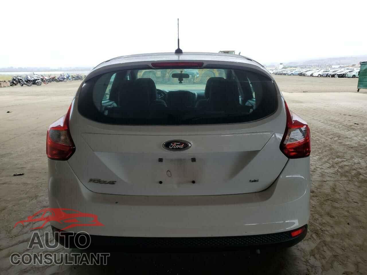 FORD FOCUS 2014 - 1FADP3K23EL211184