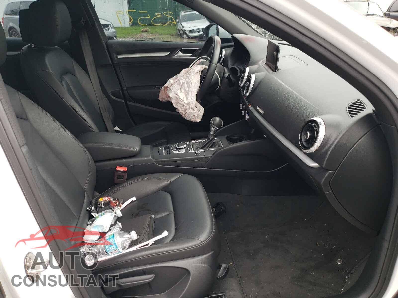 AUDI A3 2018 - WAUAUGFFXJ1004871