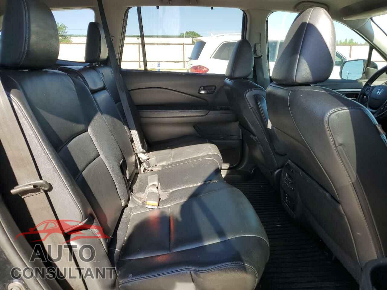 HONDA PILOT 2016 - 5FNYF5H88GB013454