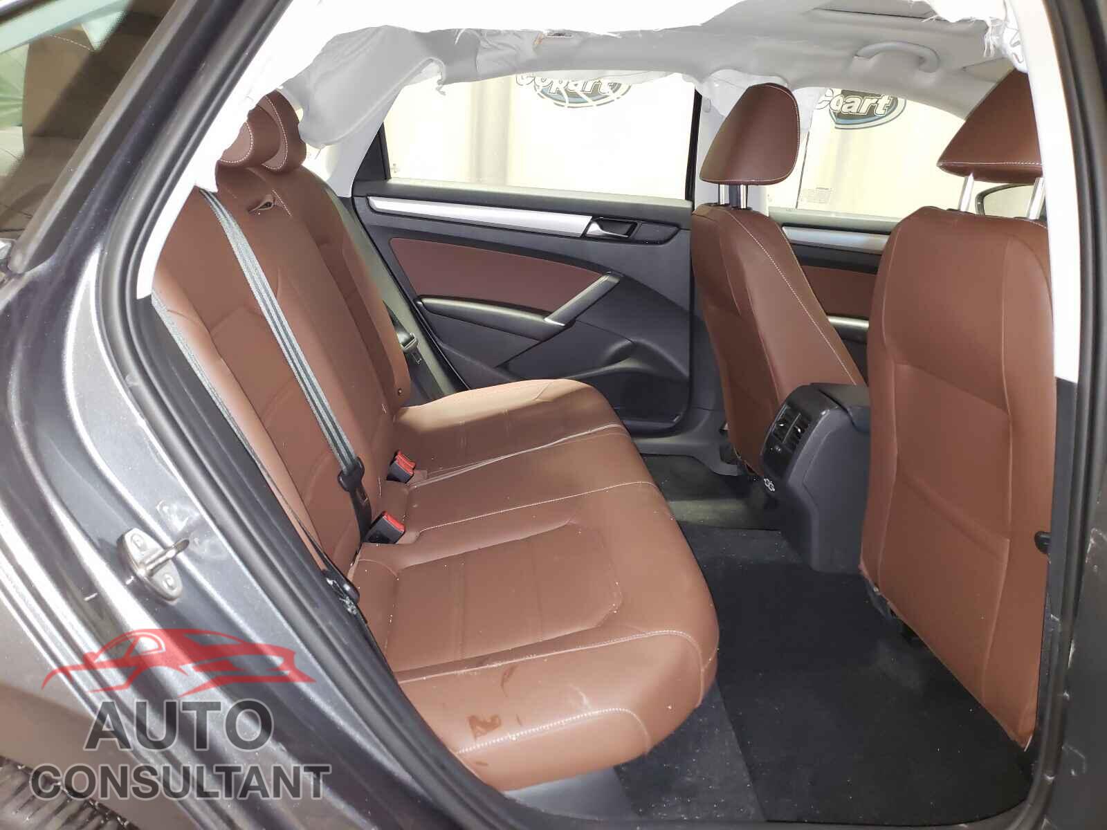 VOLKSWAGEN PASSAT 2021 - 1VWSA7A34MC003606