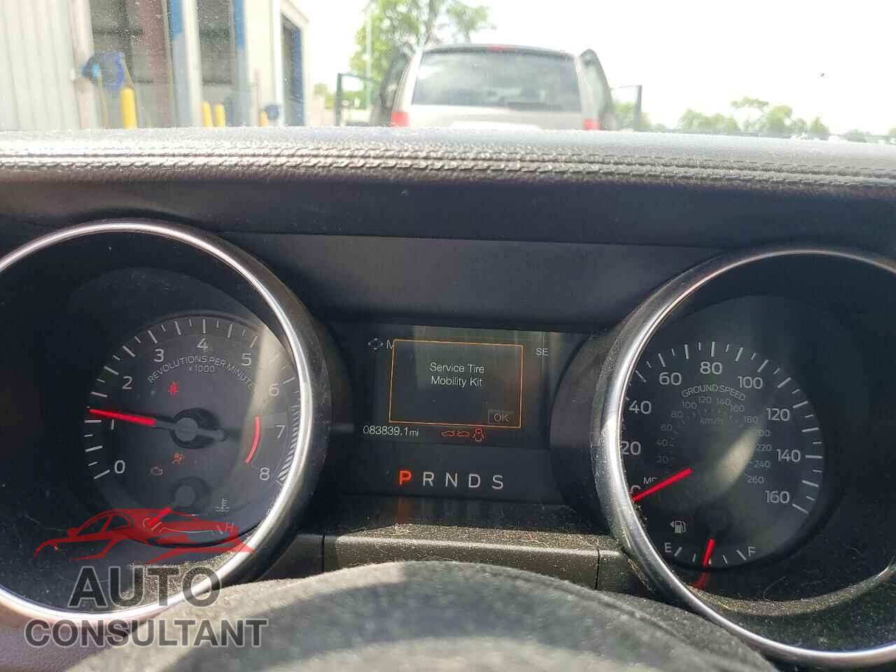 FORD MUSTANG 2018 - 1FA6P8TH4J5137409