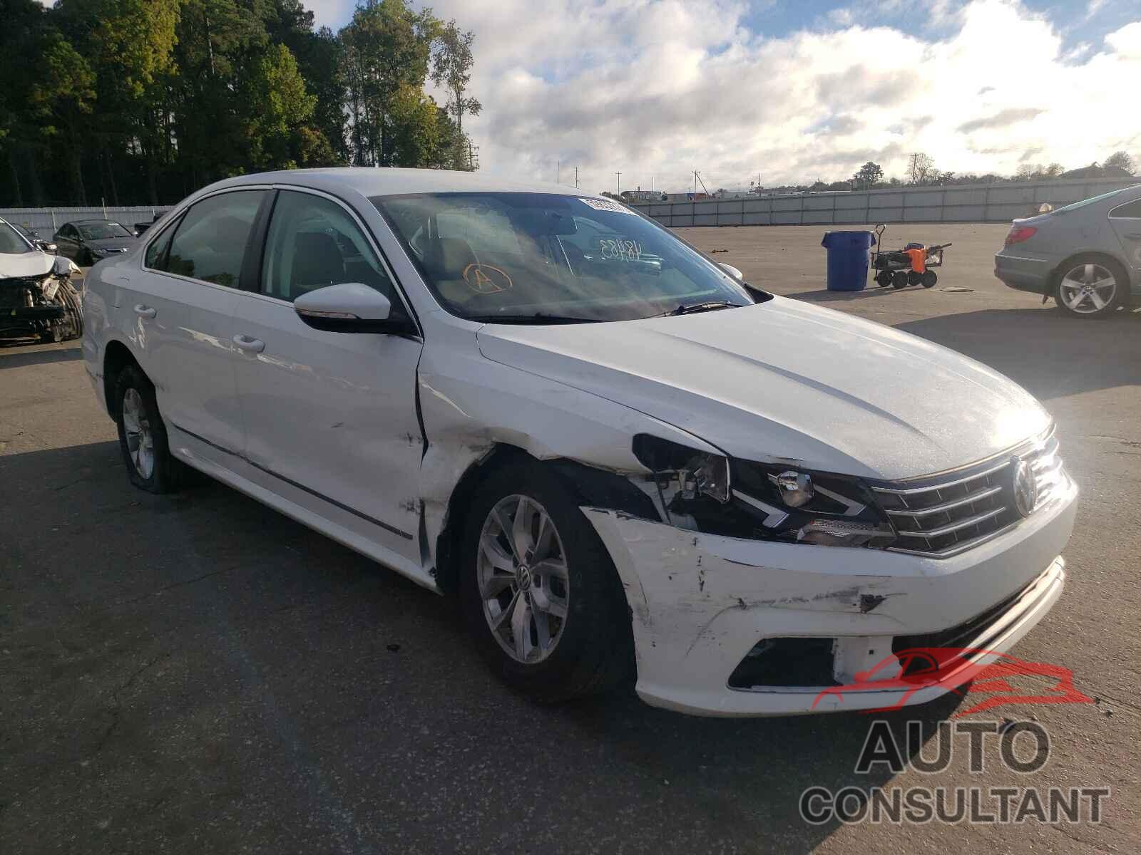 VOLKSWAGEN PASSAT 2017 - 1VWAT7A3XHC077396