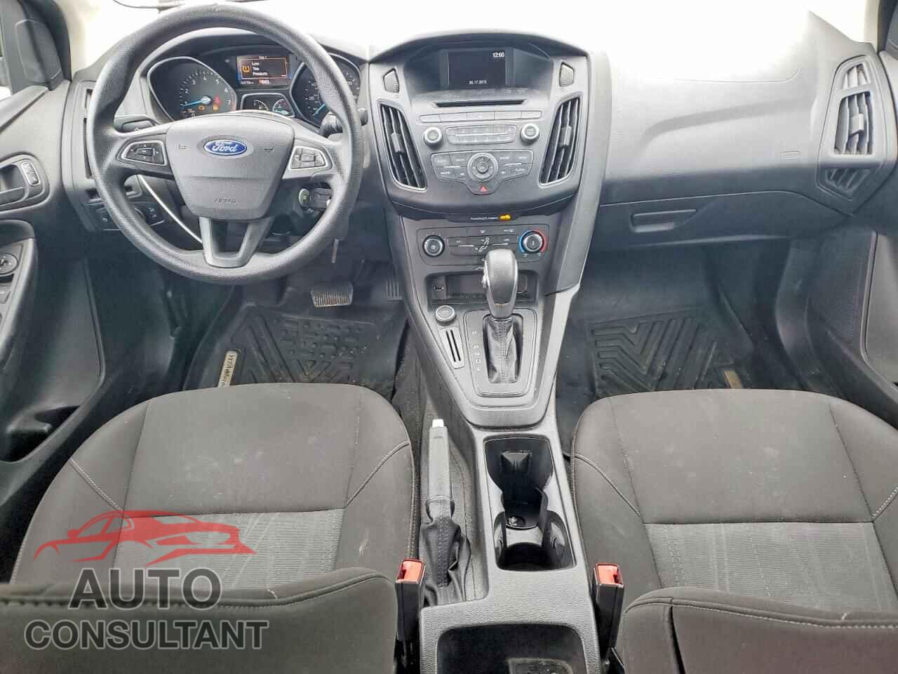 FORD FOCUS 2015 - 1FADP3E22FL253178