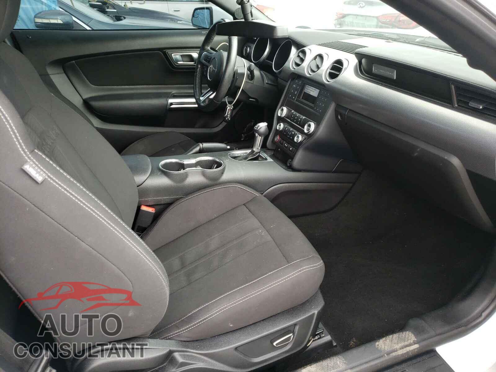 FORD MUSTANG 2019 - 1FA6P8CF2K5122293