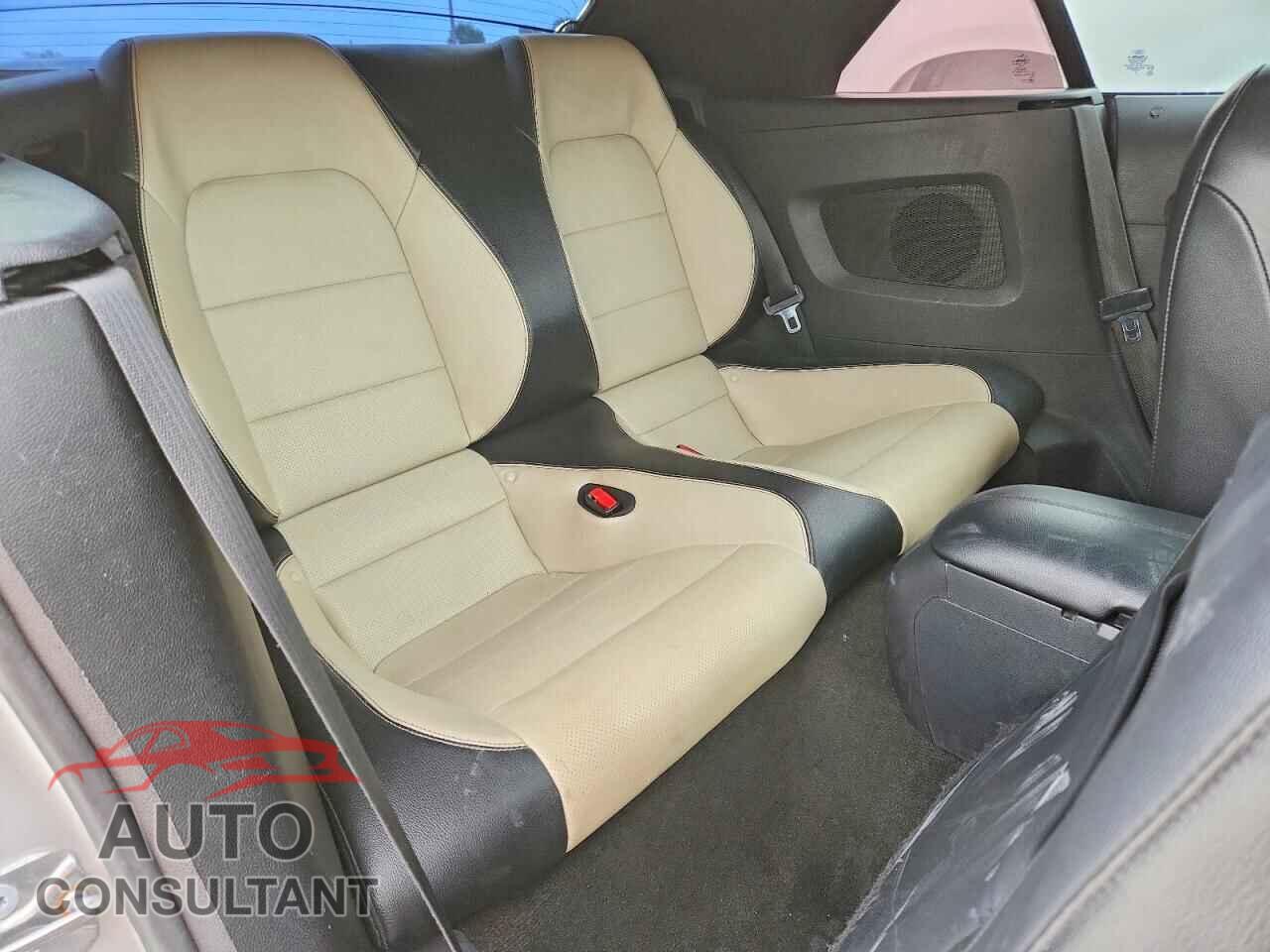 FORD MUSTANG 2017 - 1FATP8UH7H5296064