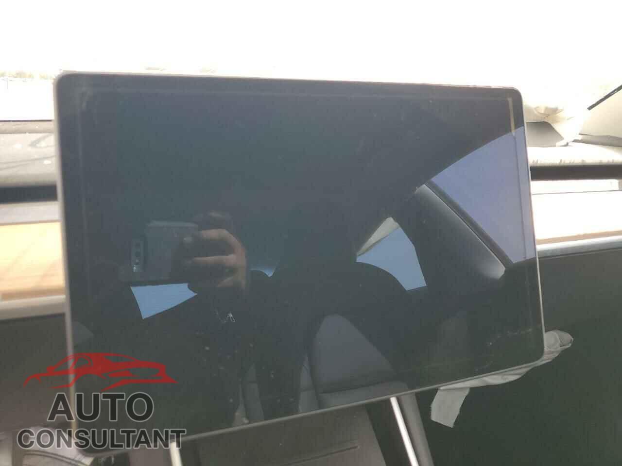 TESLA MODEL 3 2019 - 5YJ3E1EB6KF209049