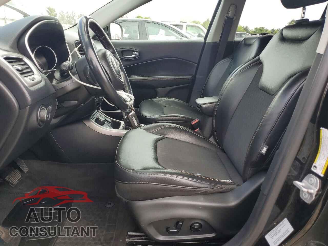 JEEP COMPASS 2018 - 3C4NJDBB0JT104145