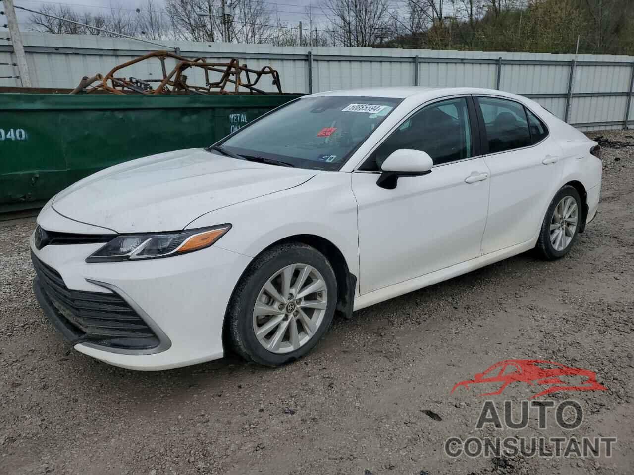 TOYOTA CAMRY 2022 - 4T1C11AK8NU704524