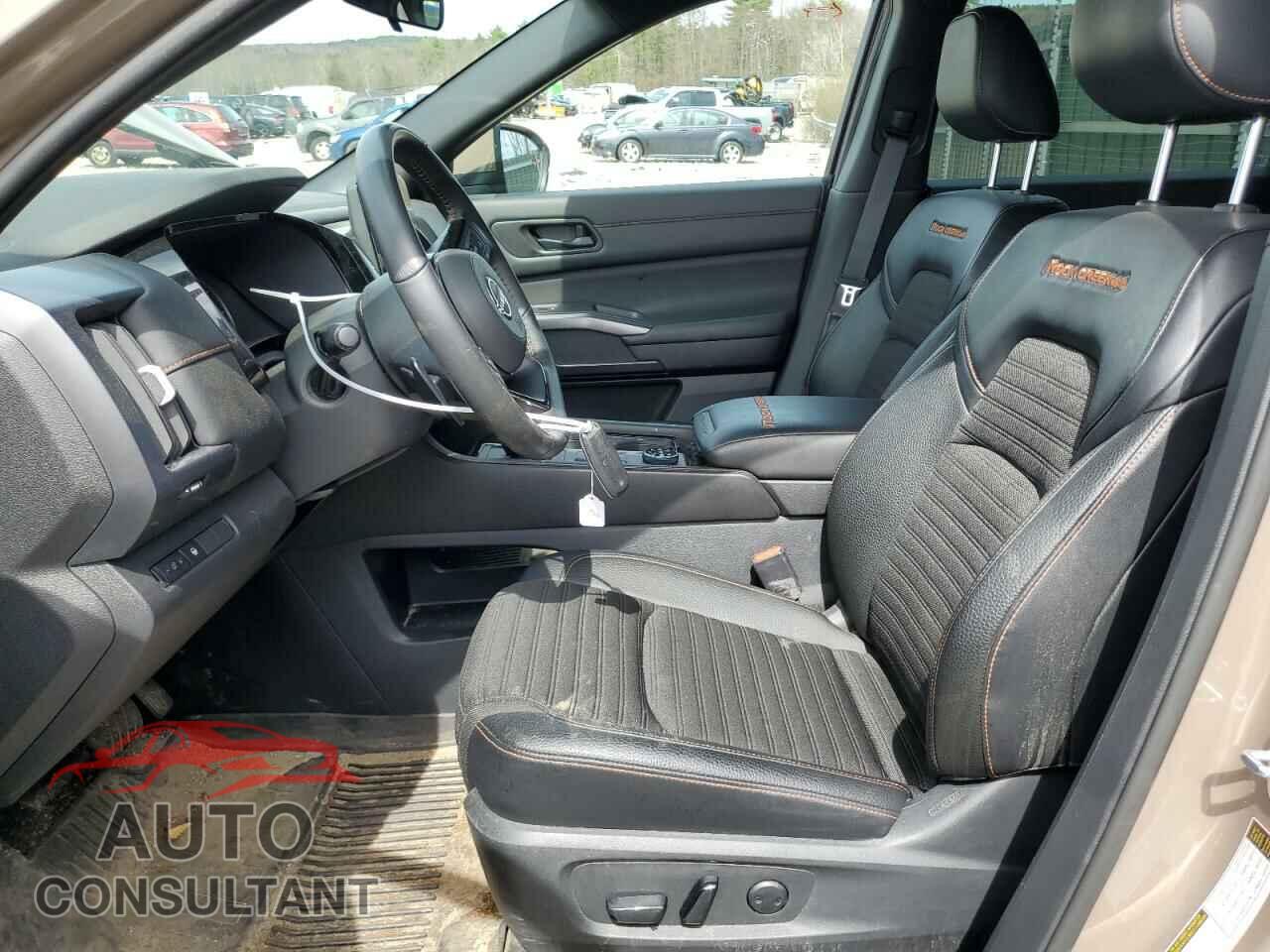 NISSAN PATHFINDER 2023 - 5N1DR3BD7PC253507