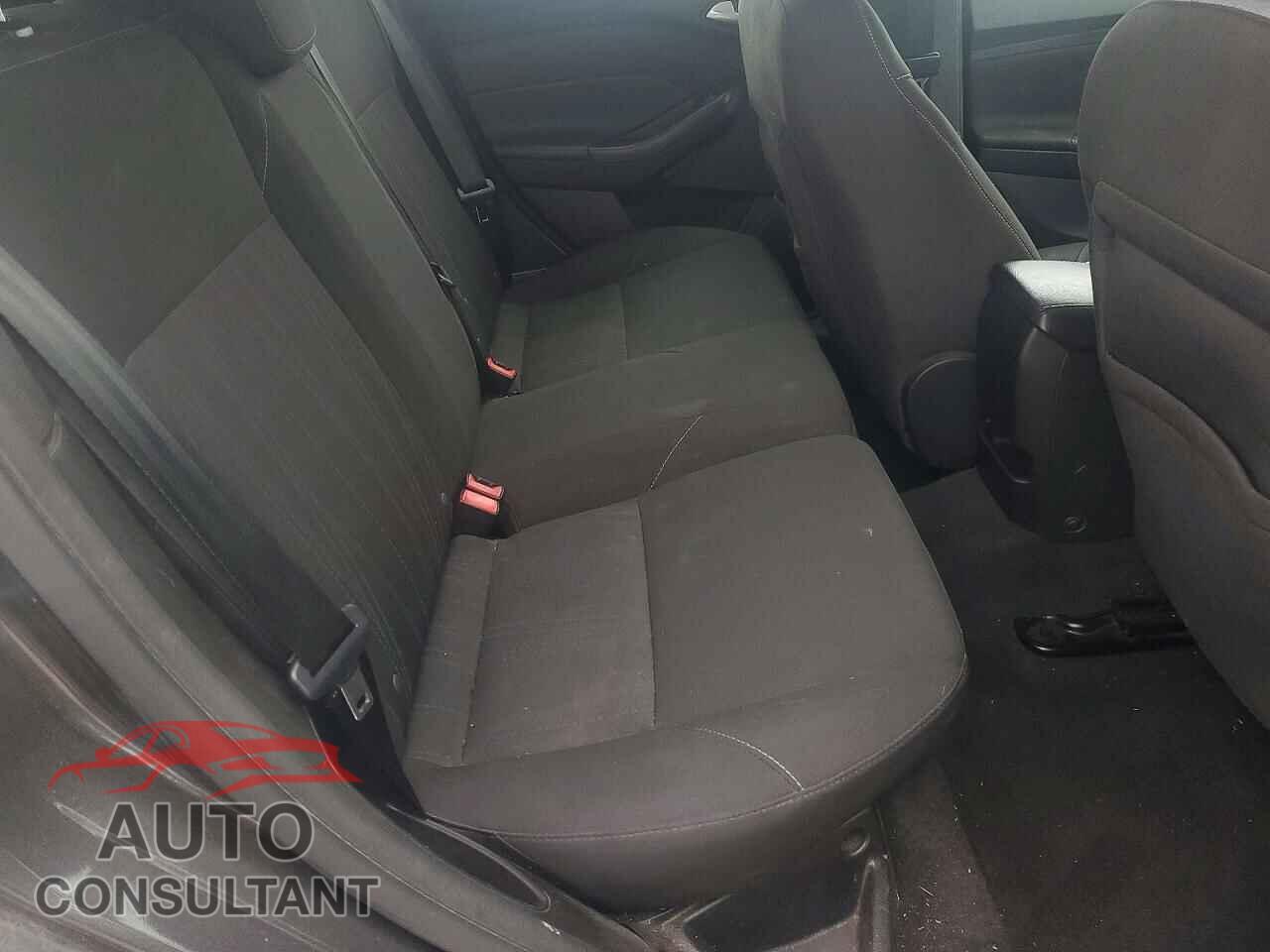 FORD FOCUS 2016 - 1FADP3KE2GL253584