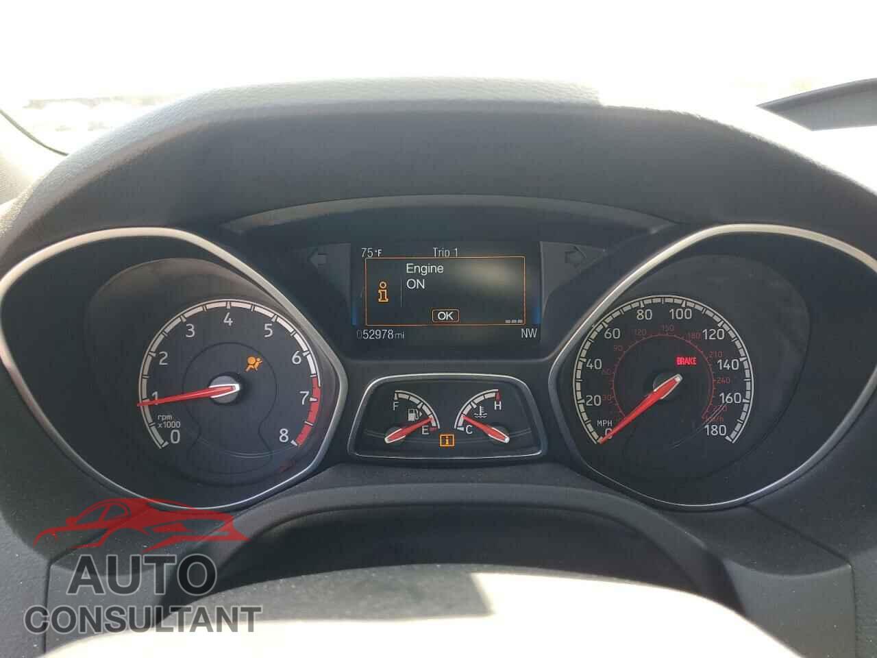 FORD FOCUS 2015 - 1FADP3L9XFL261738