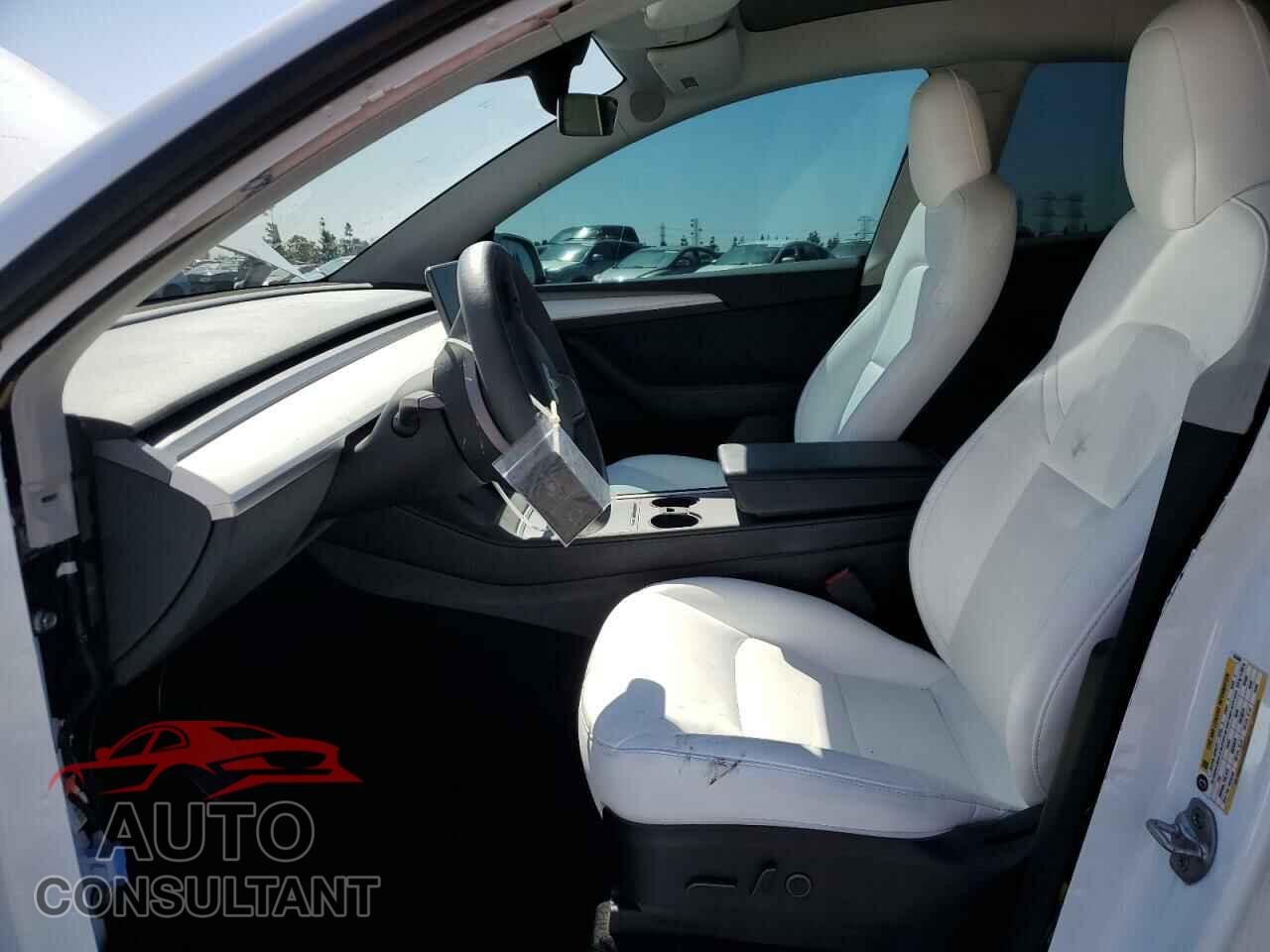TESLA MODEL Y 2022 - 7SAYGDEE8NF551850