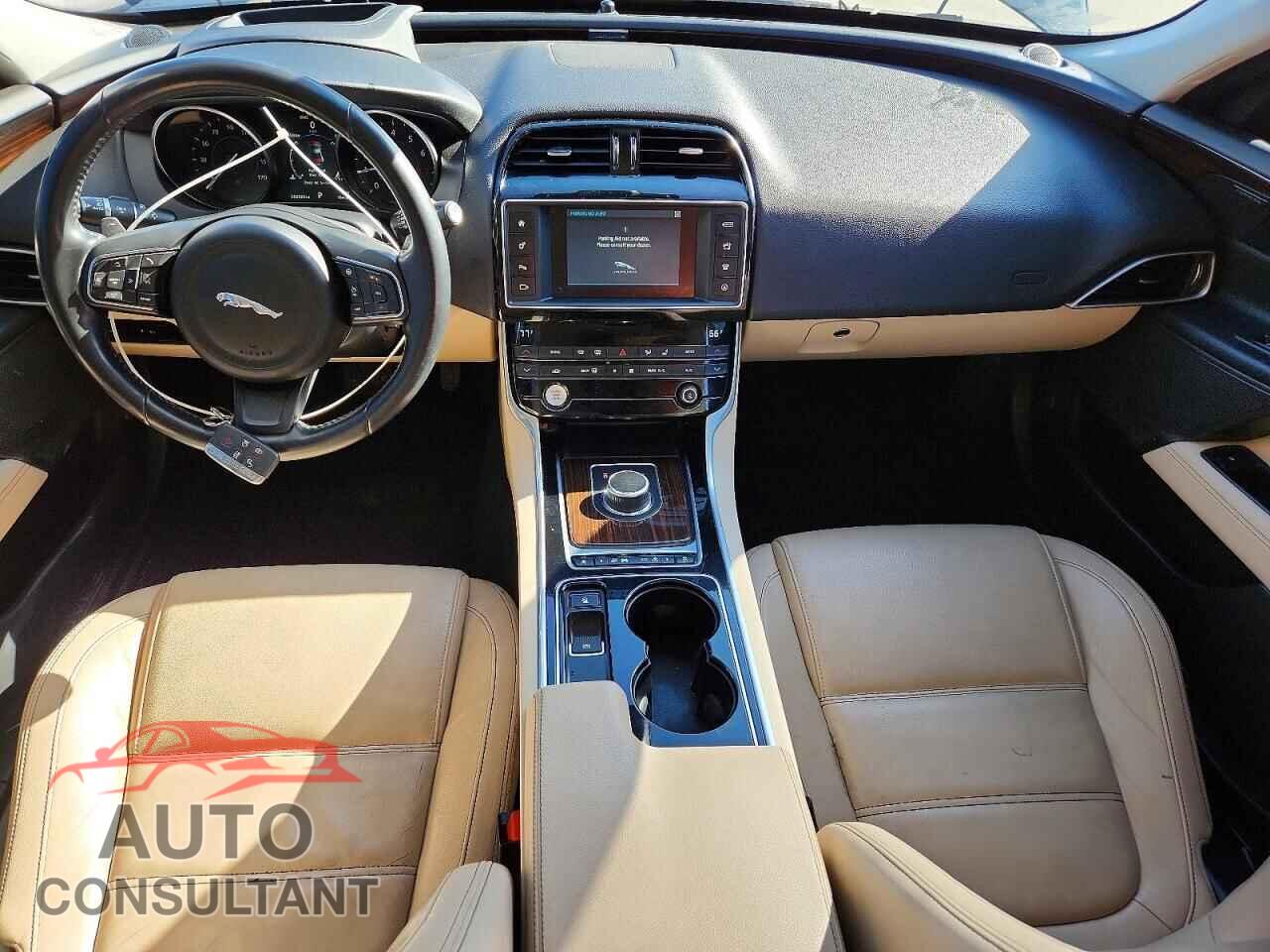JAGUAR XE 2017 - SAJAE4BG1HA968011