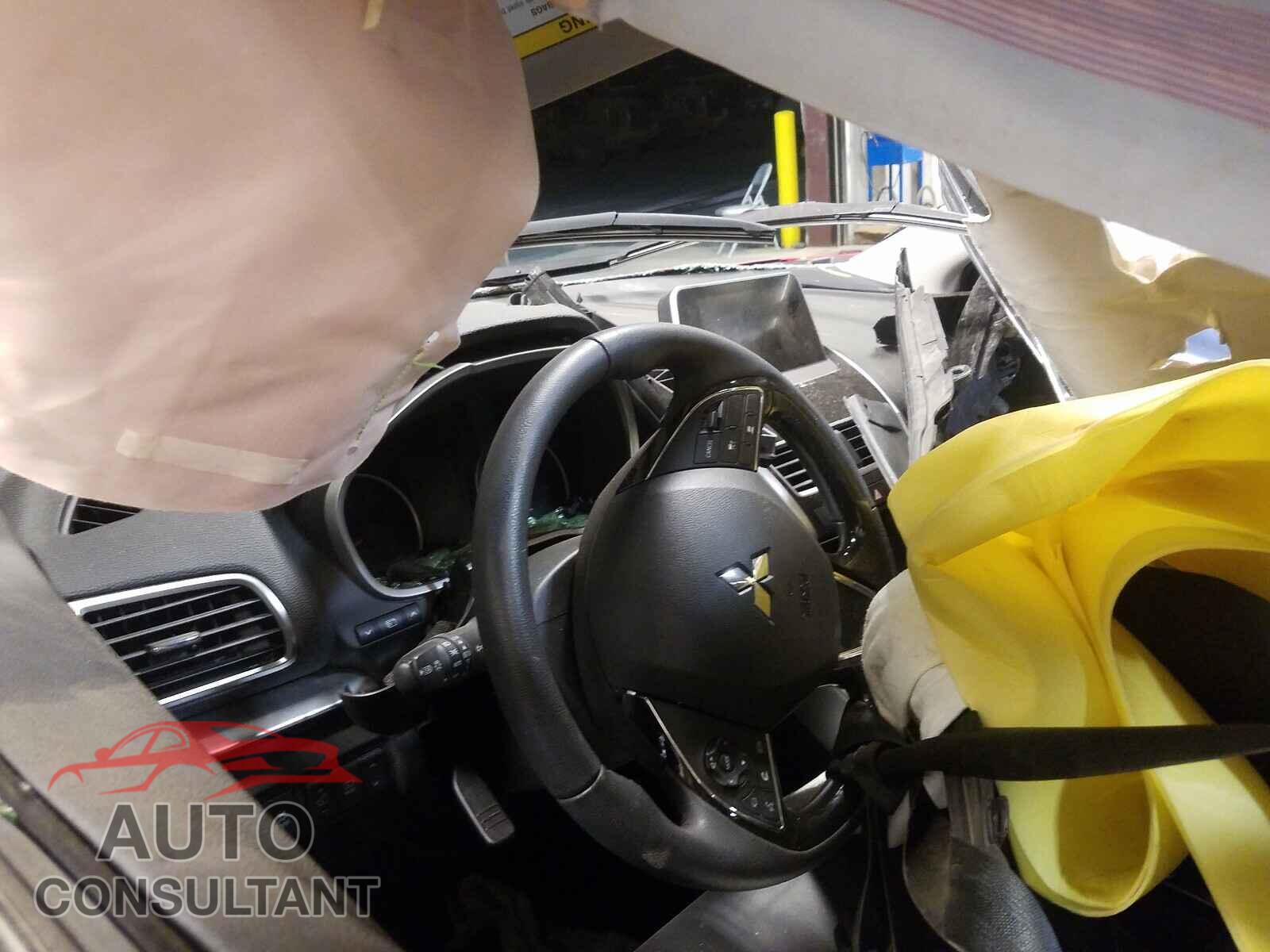MITSUBISHI ECLIPSE 2019 - JA4AT5AA7KZ001980