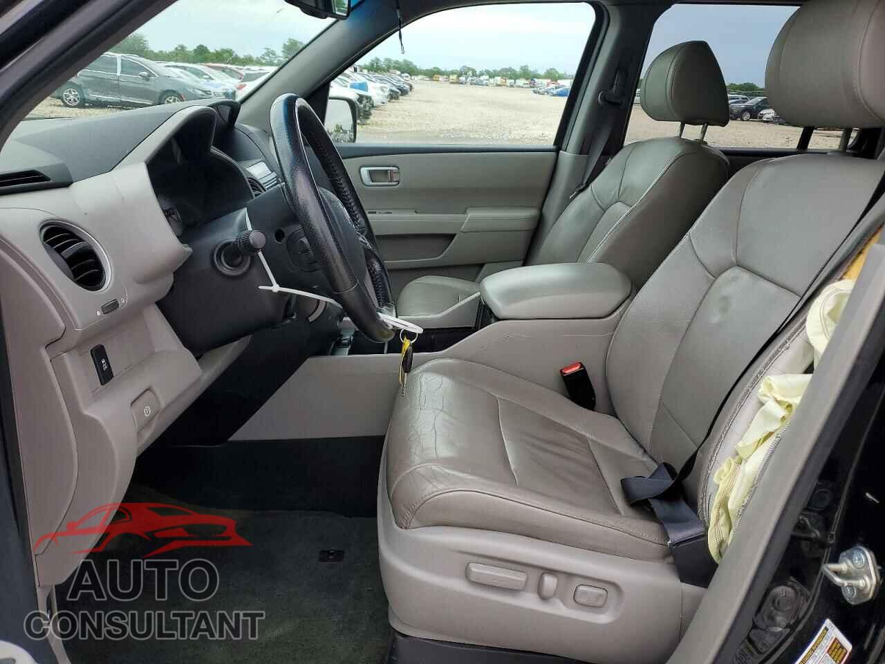 HONDA PILOT 2015 - 5FNYF4H56FB052977