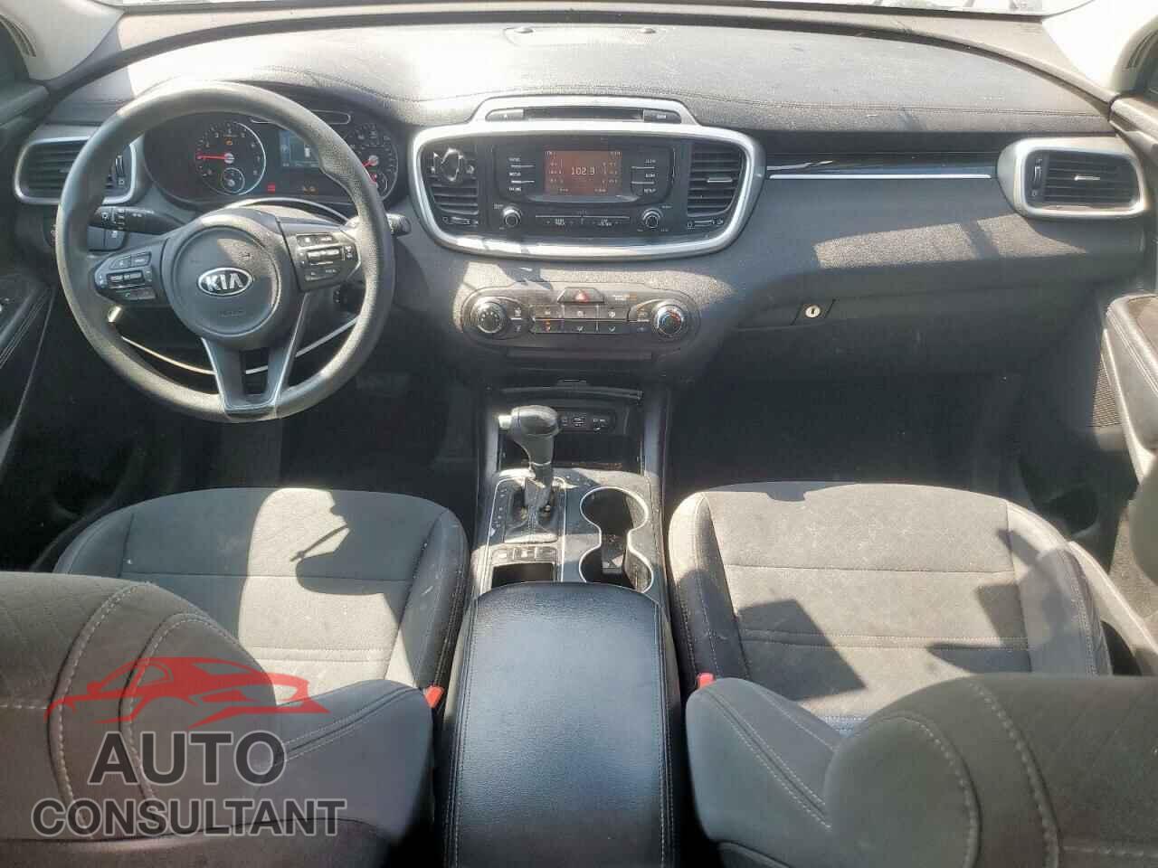 KIA SORENTO 2017 - 5XYPGDA54HG324313