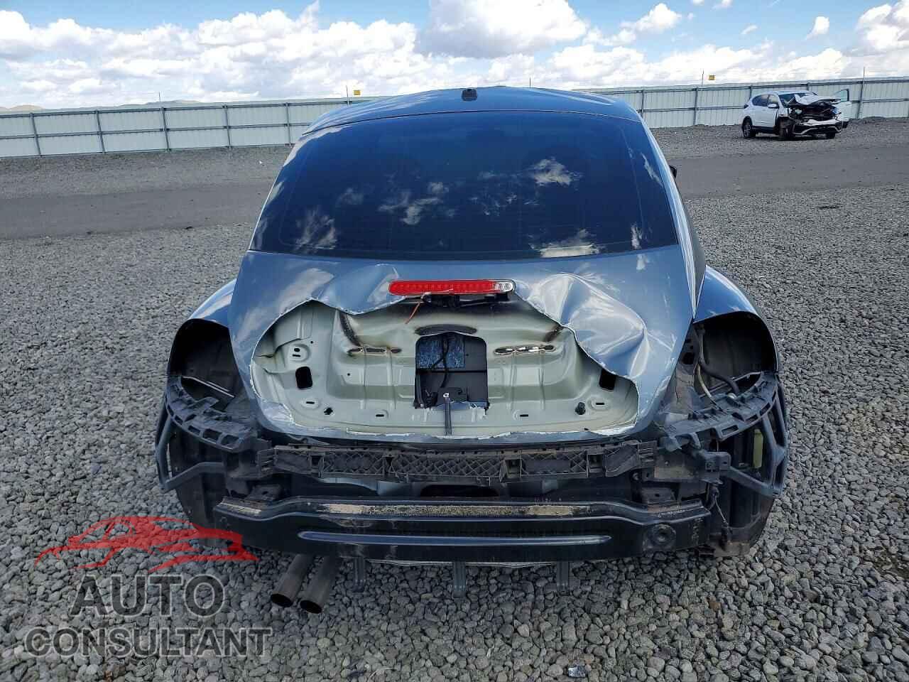 VOLKSWAGEN BEETLE 2017 - 3VWF17AT3HM627483