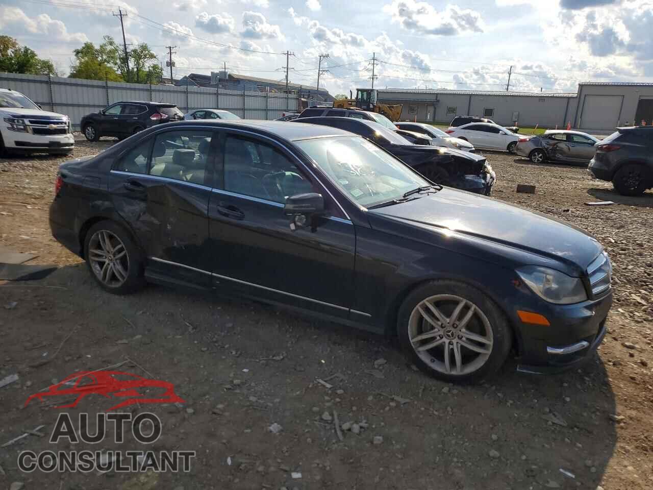 MERCEDES-BENZ C-CLASS 2012 - WDDGF8BB1CA708689