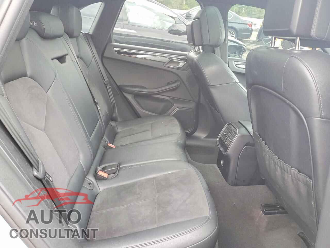 PORSCHE MACAN 2017 - WP1AA2A52HLB01766