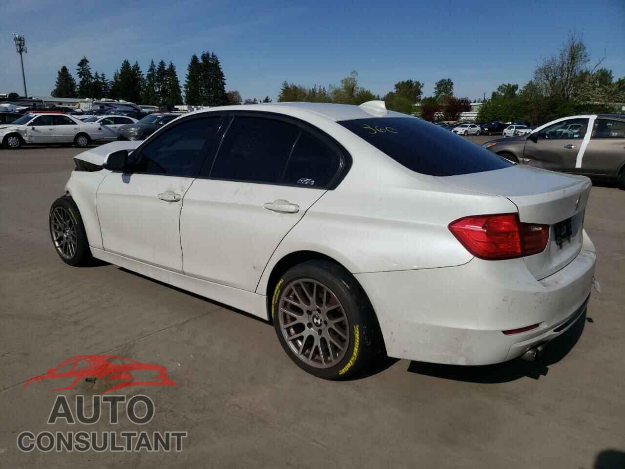 BMW 3 SERIES 2012 - WBA3C1C5XCA696847