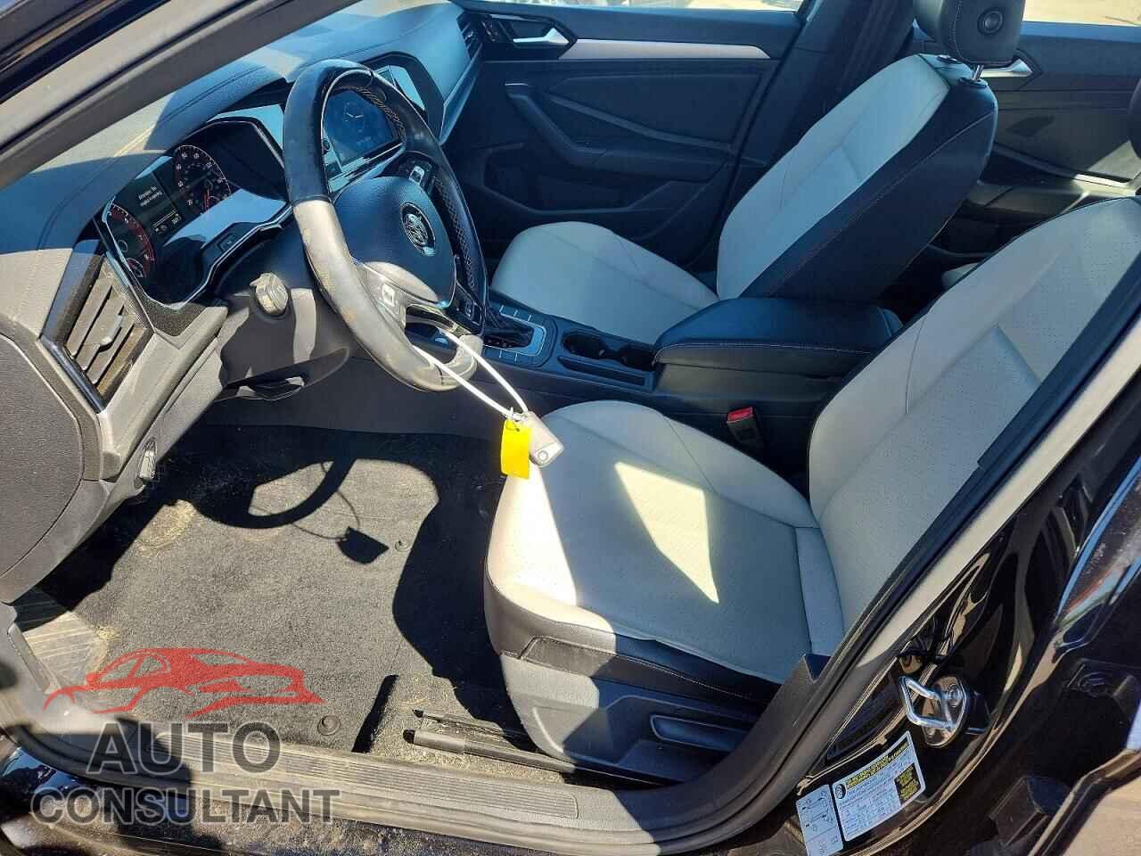 VOLKSWAGEN JETTA 2019 - 3VWC57BU3KM044806