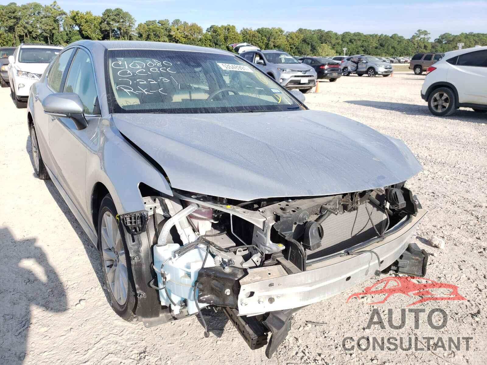 TOYOTA CAMRY 2018 - 4T1B11HK2JU543583