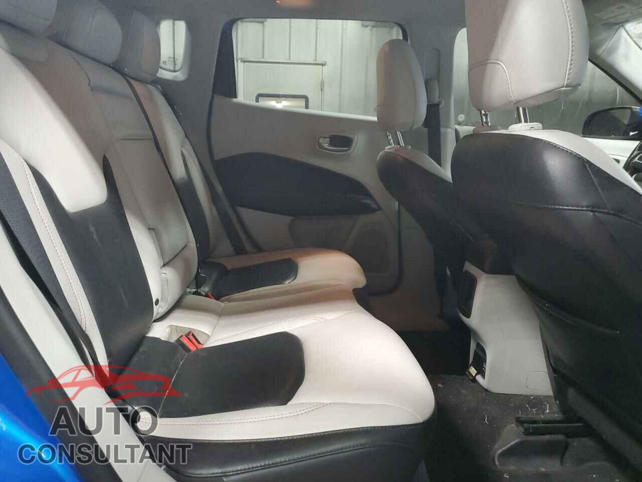 JEEP COMPASS 2018 - 3C4NJDCB5JT252399