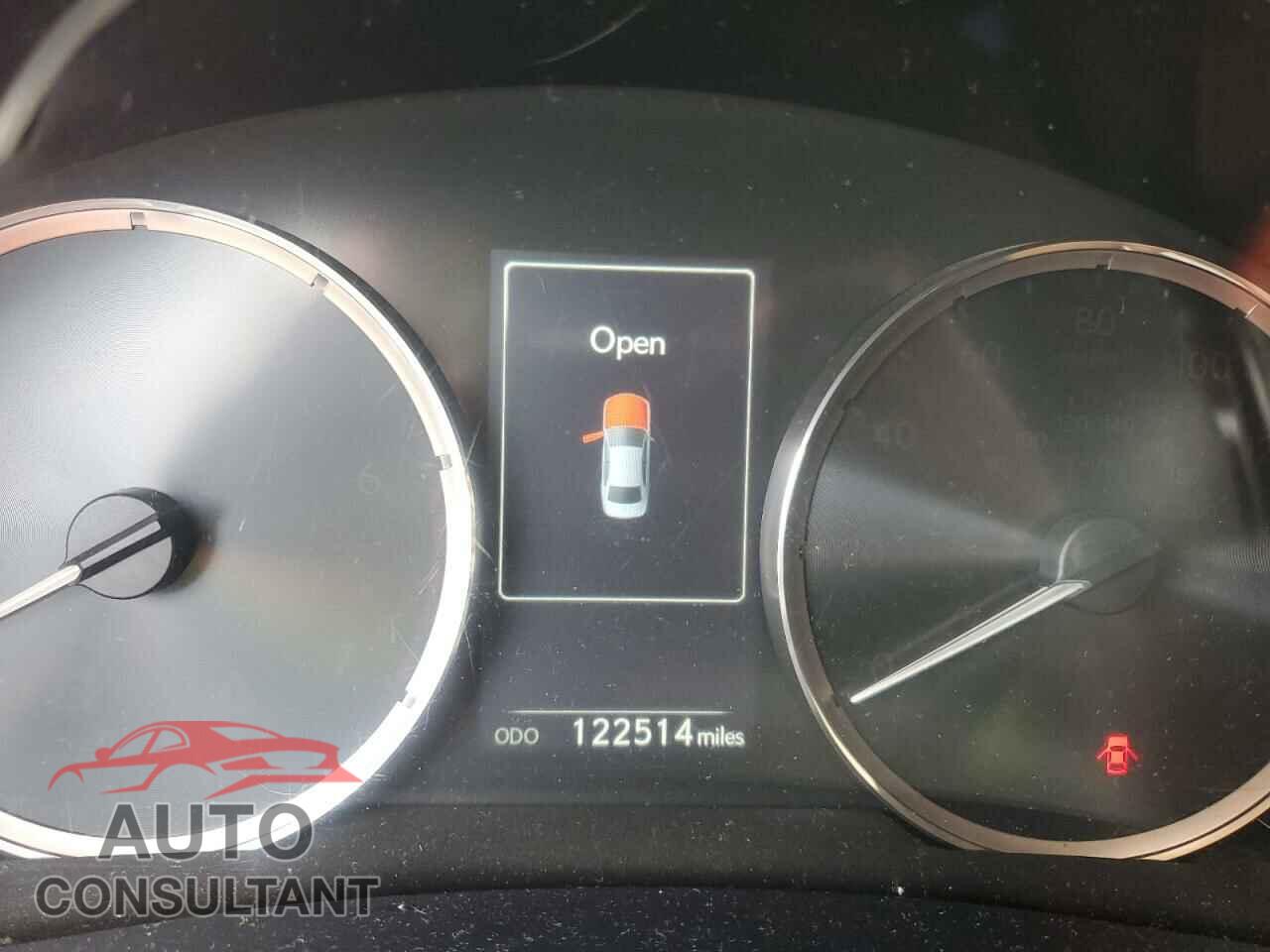 LEXUS IS 2017 - JTHBA1D28H5048852