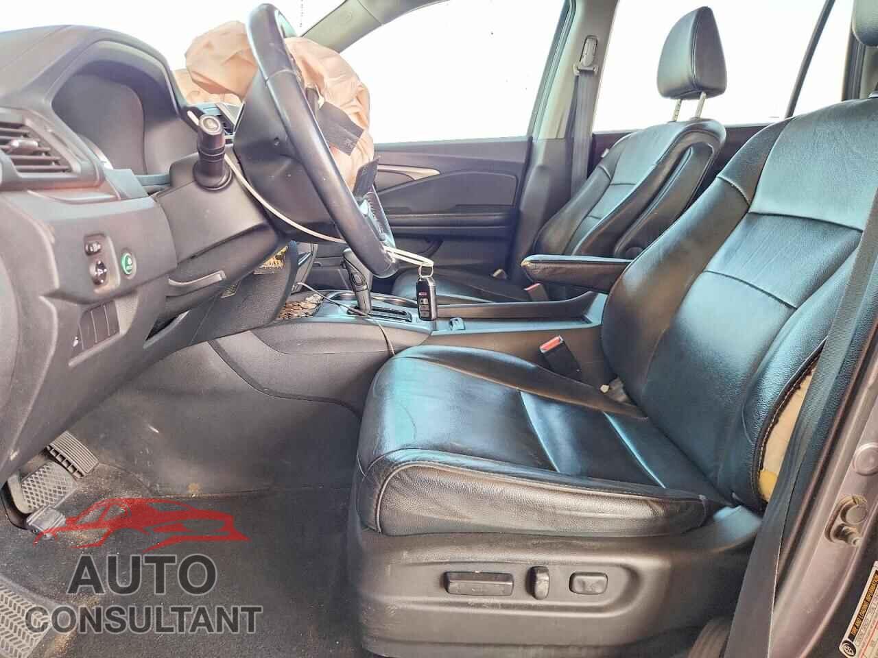 HONDA PILOT 2017 - 5FNYF5H51HB031026