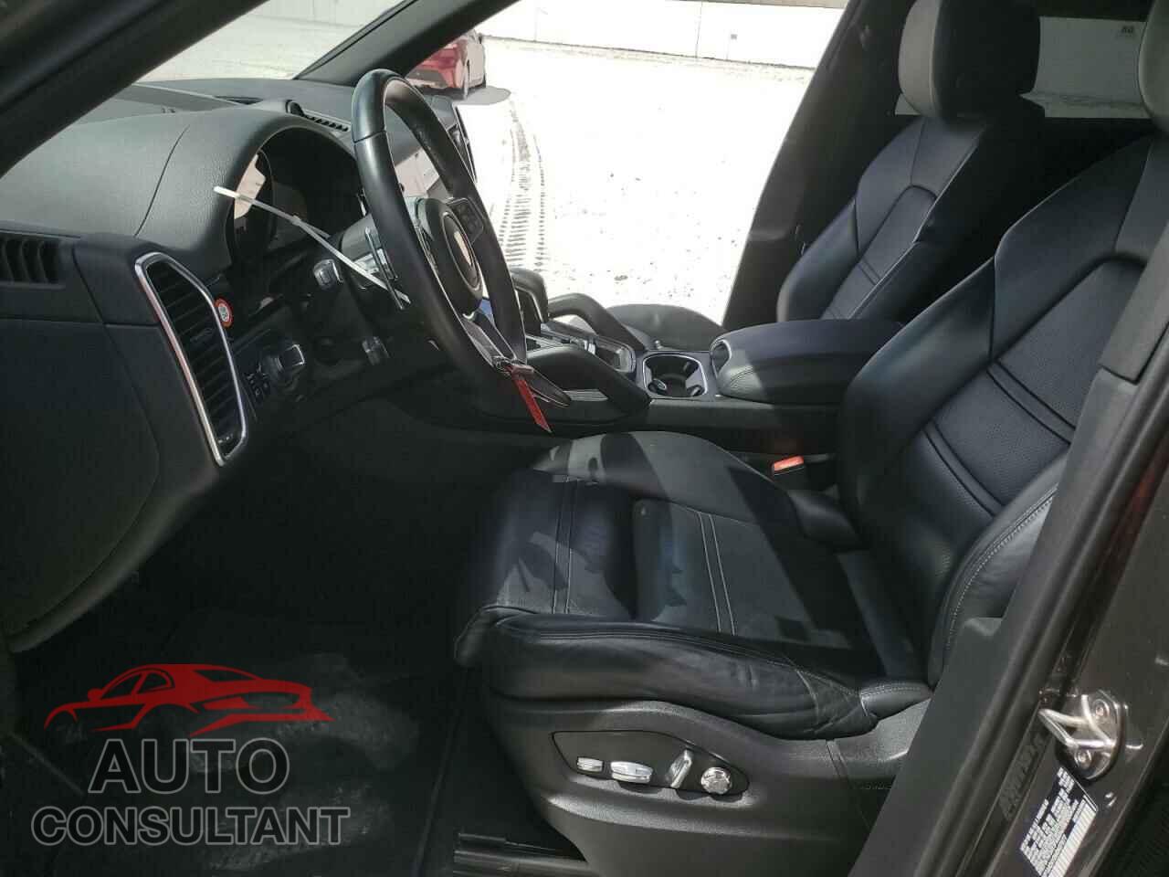 PORSCHE CAYENNE 2021 - WP1AA2AY2MDA07577