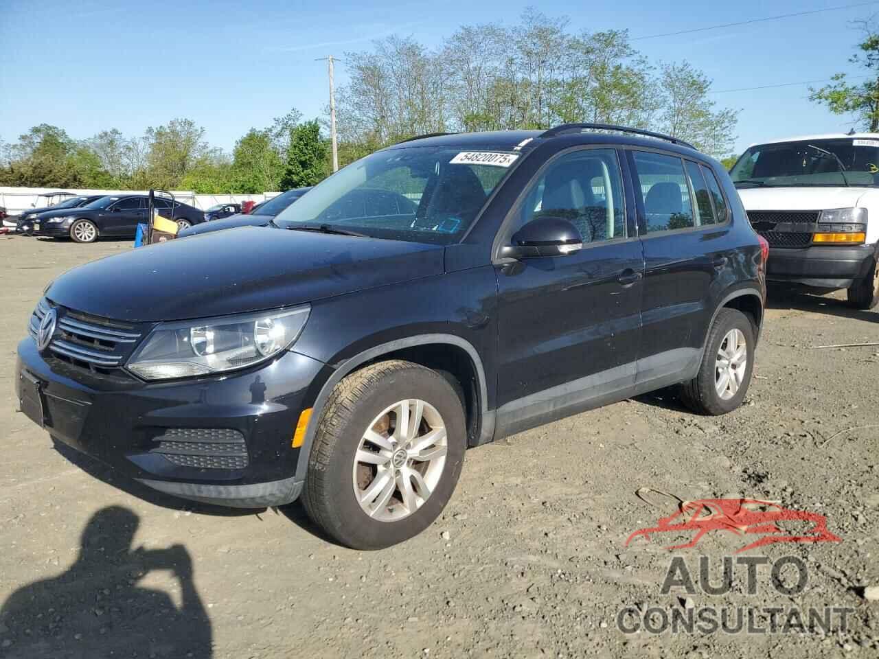 VOLKSWAGEN TIGUAN 2017 - WVGBV7AX0HK015303