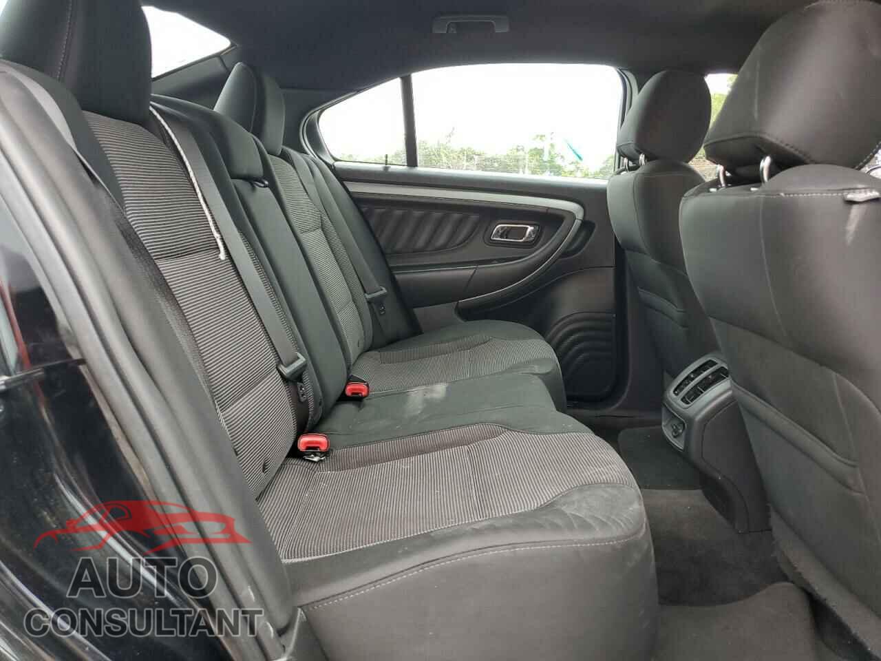 FORD TAURUS 2018 - 1FAHP2E89JG113825