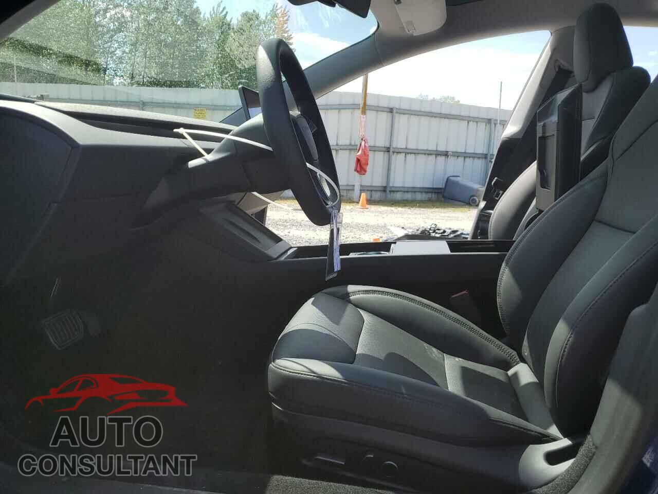 TESLA MODEL 3 2024 - 5YJ3E1EA3RF844540