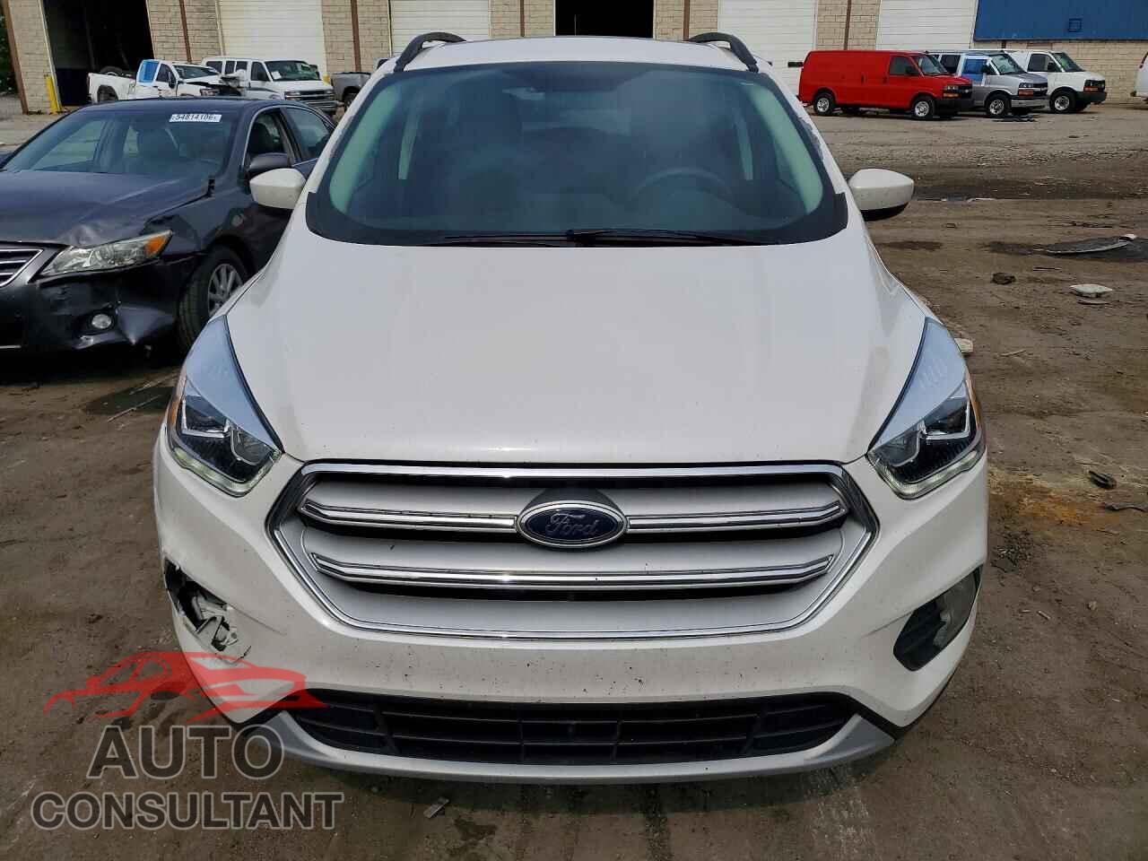 FORD ESCAPE 2017 - 1FMCU0GDXHUE06667