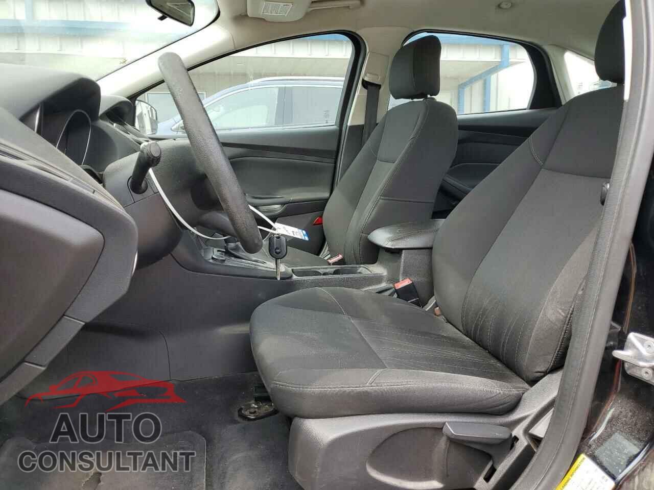 FORD FOCUS 2017 - 1FADP3F21HL201977