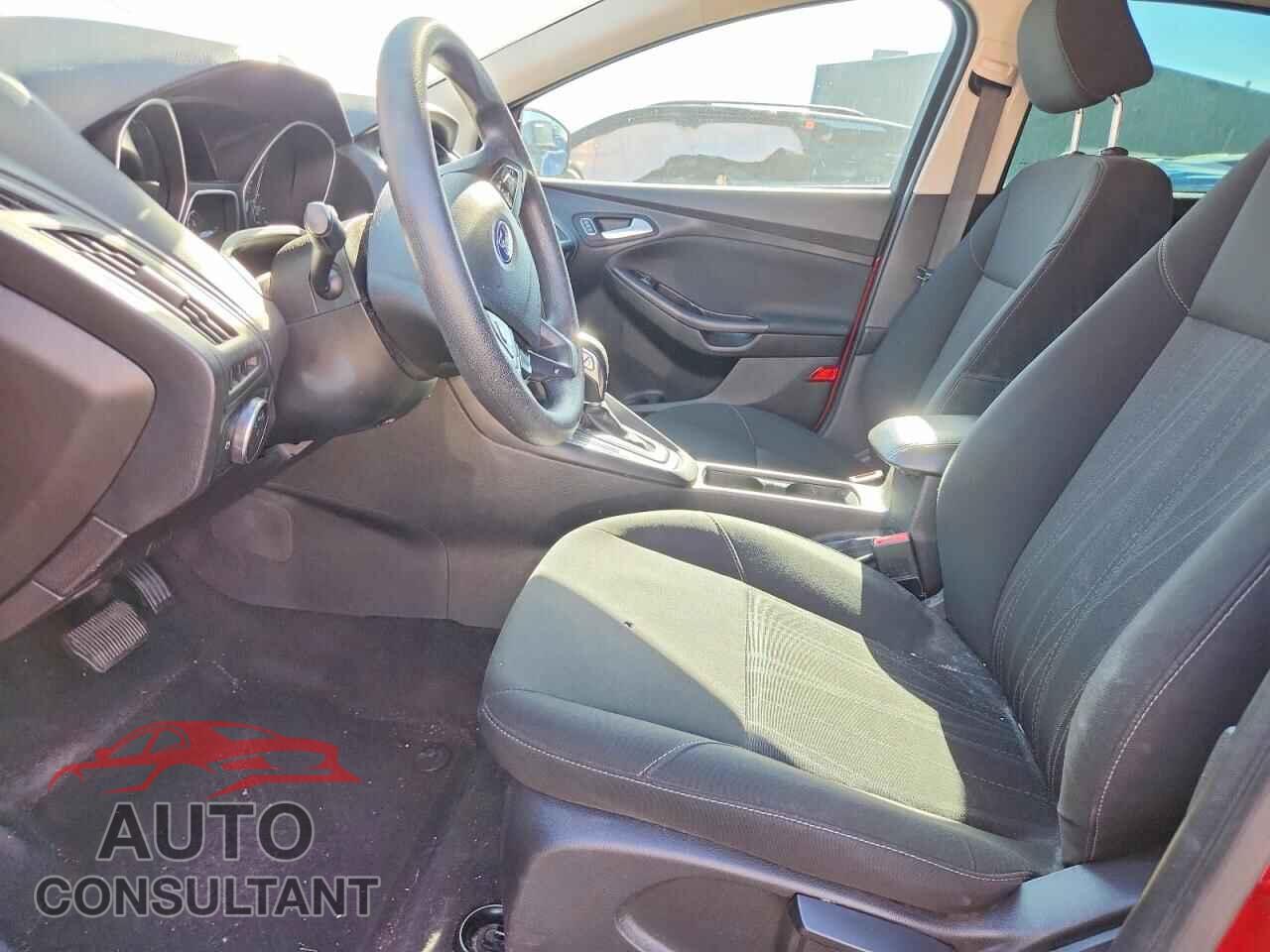 FORD FOCUS 2015 - 1FADP3K27FL293910