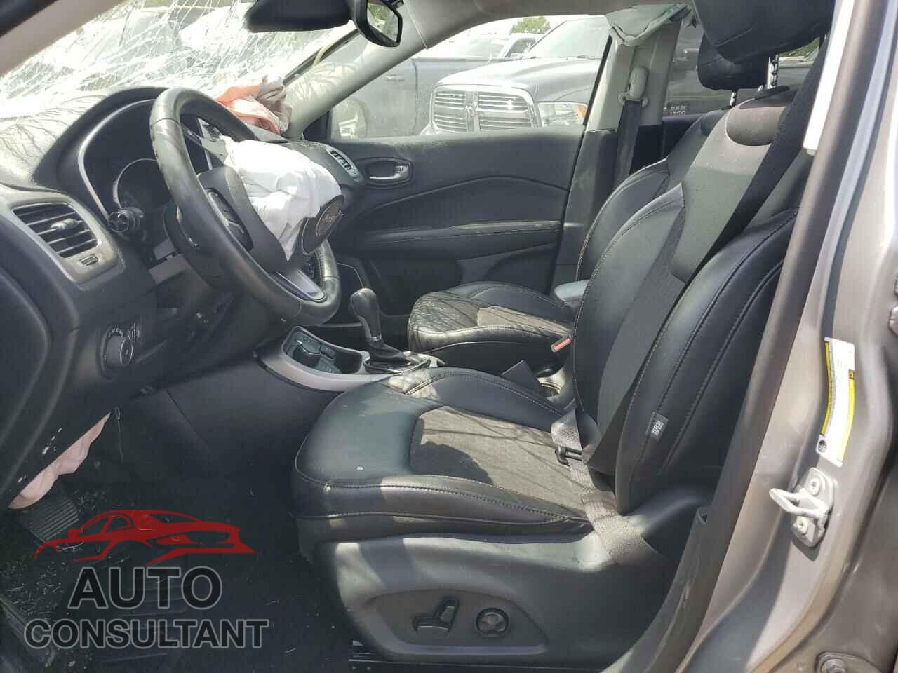 JEEP COMPASS 2018 - 3C4NJDBB4JT221999