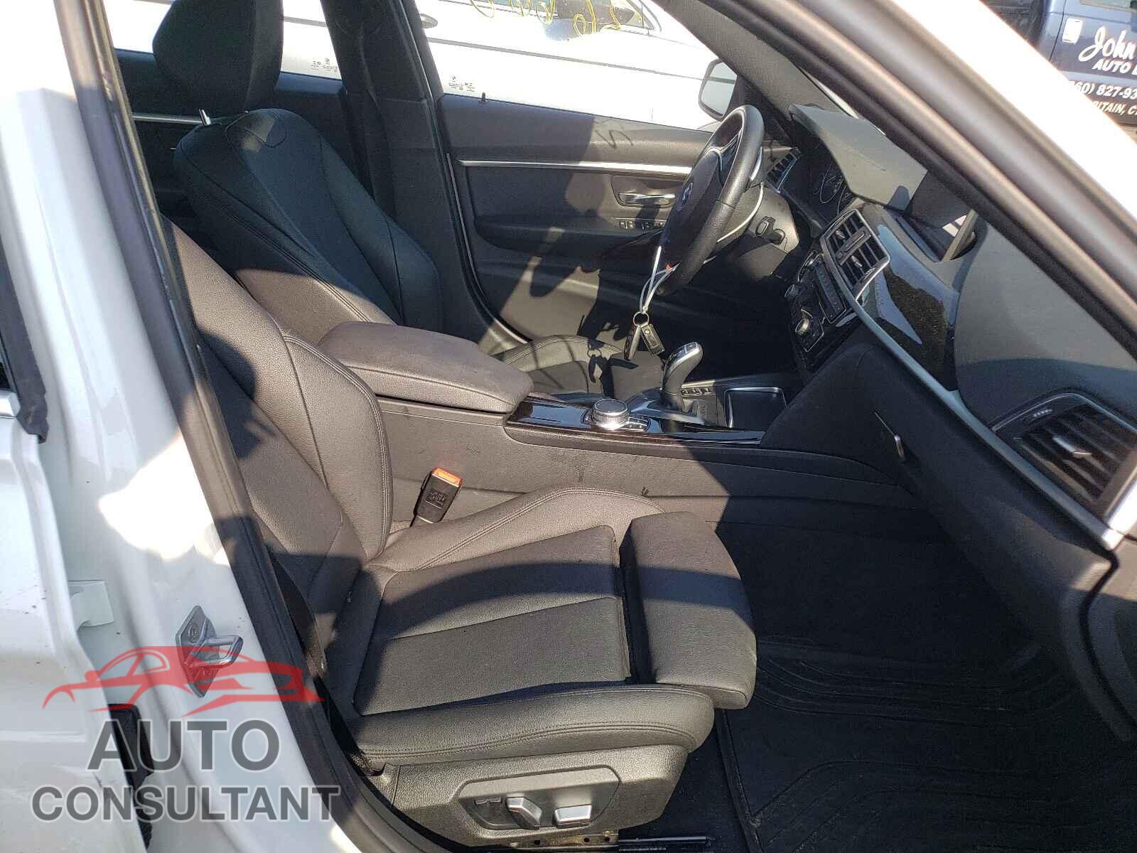 BMW 3 SERIES 2017 - WBA8D9C37HA005443