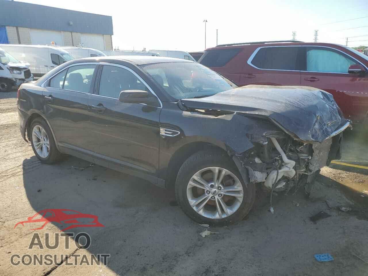 FORD TAURUS 2018 - 1FAHP2E81JG118520