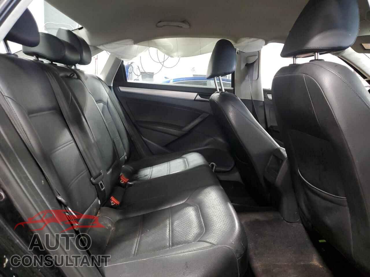 VOLKSWAGEN PASSAT 2012 - 1VWBH7A39CC064301