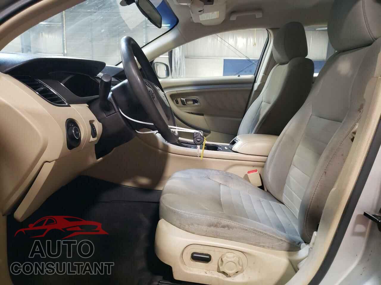 FORD TAURUS 2017 - 1FAHP2D82HG135984
