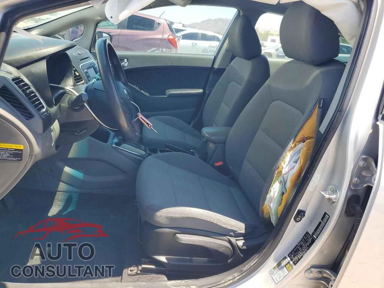 KIA FORTE 2017 - 3KPFK4A75HE141771