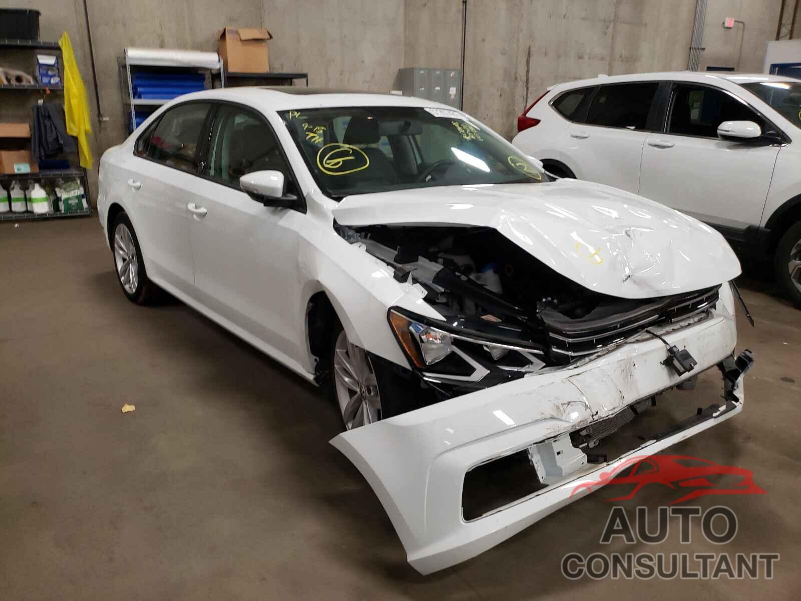 VOLKSWAGEN PASSAT 2019 - 1VWLA7A35KC003485
